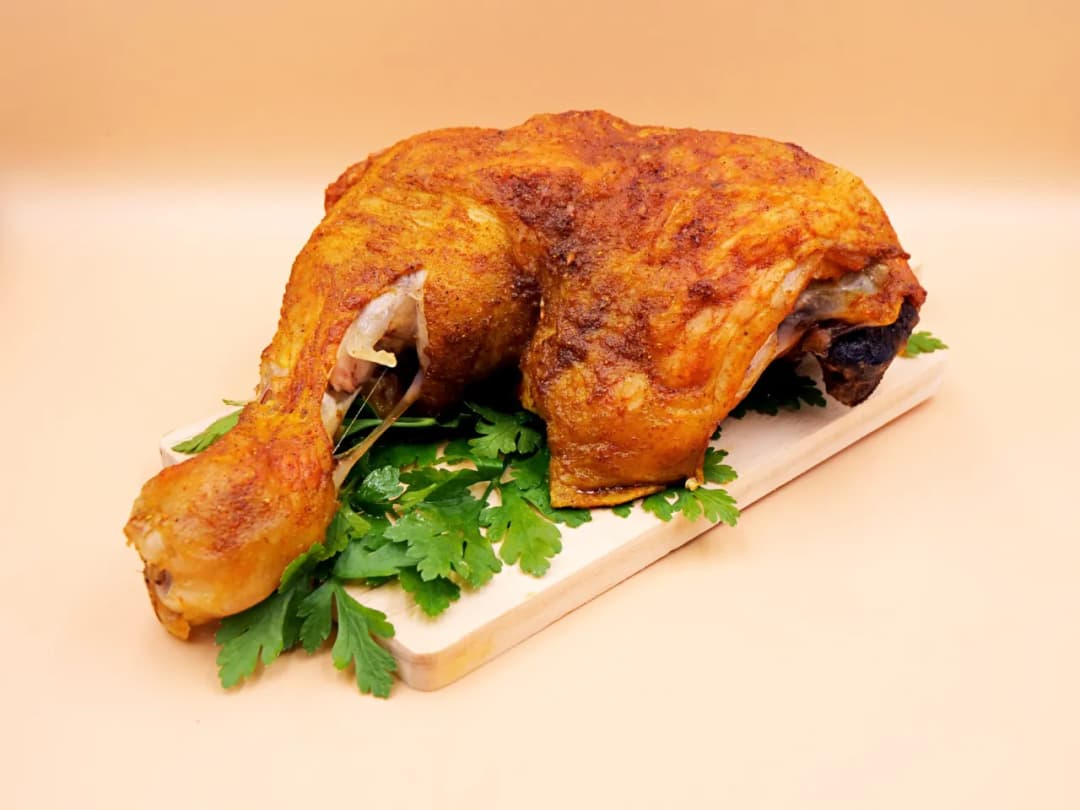 Ile kcal ma pieczone udko z kurczaka? Sprawdź, co musisz wiedzieć