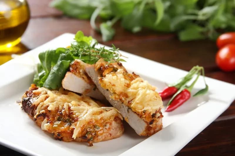 Jak zrobić schab z pieczarkami - prosty przepis na pyszne danie