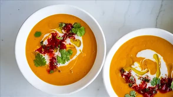 Zupa dyniowa jak zrobić – prosty przepis na pyszną zupę na jesień