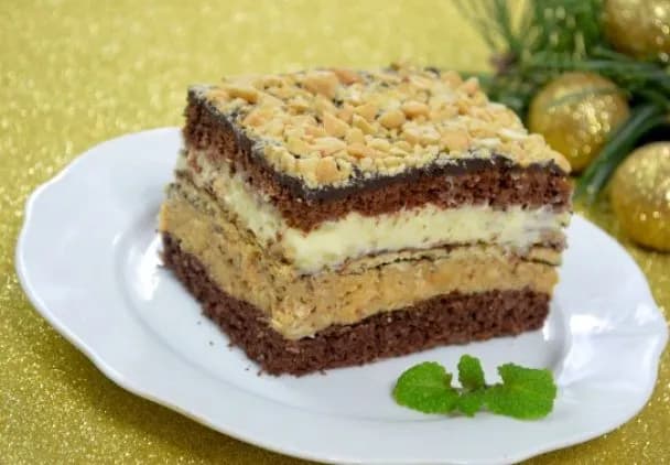 Przepis na ciasto Snickers, które zachwyci Twoich gości i bliskich