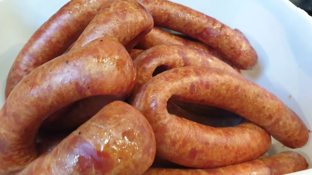 Kiełbasa krucha z galaretką: łatwy przepis na wyjątkowe danie