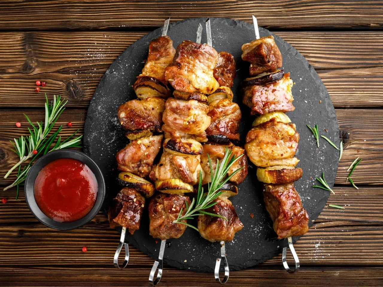 Jakie mięso wieprzowe na szaszłyki – wybierz najlepsze kawałki do grillowania