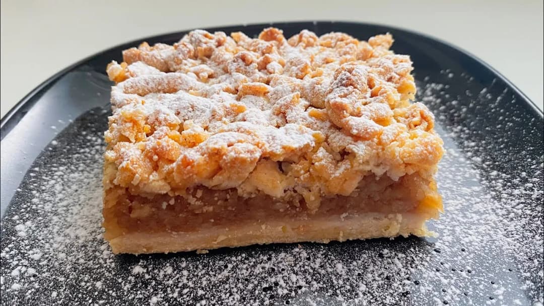 Szybki przepis na szarlotkę na kruchym cieście, którą pokochasz